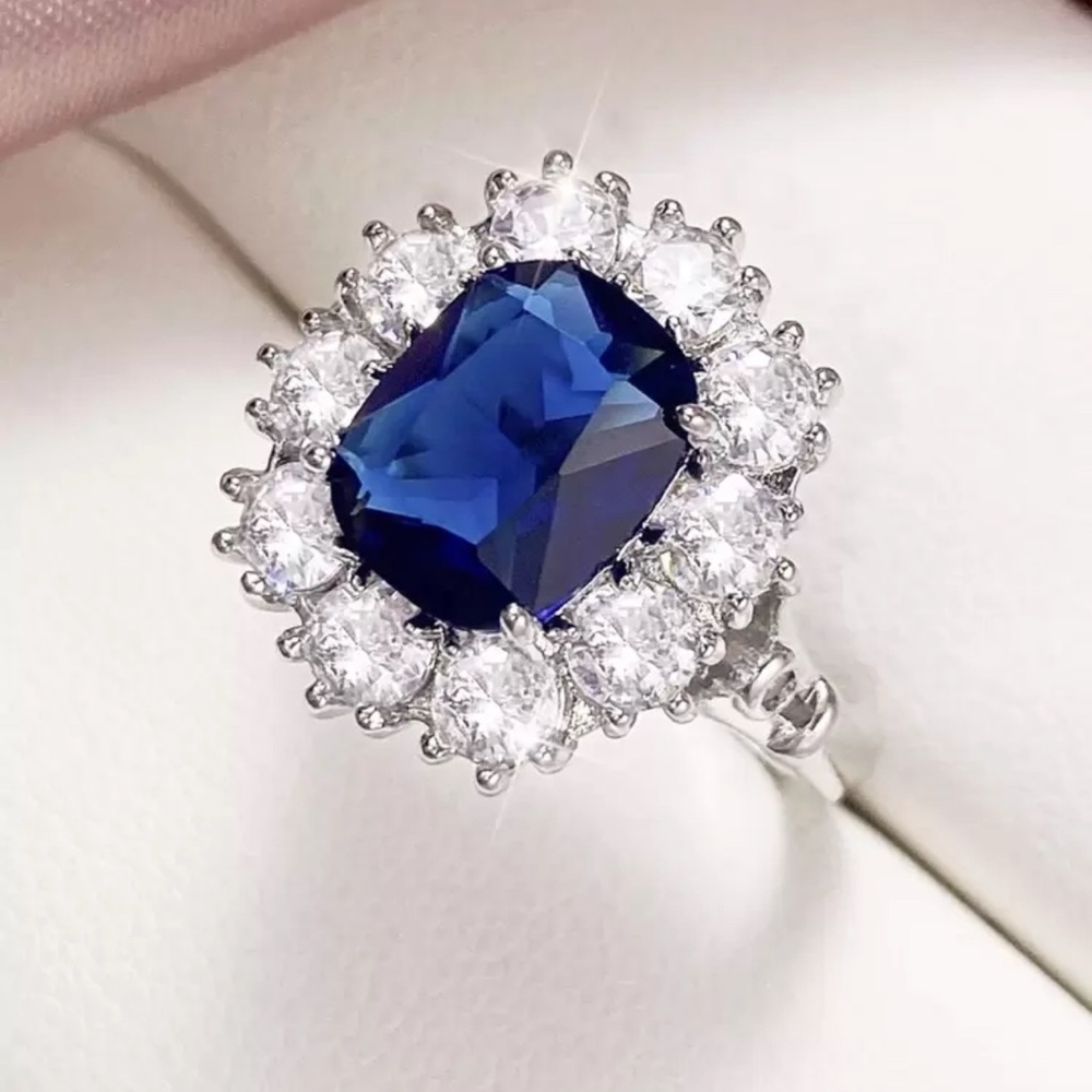 Wedding ring - Picture 12 of 12